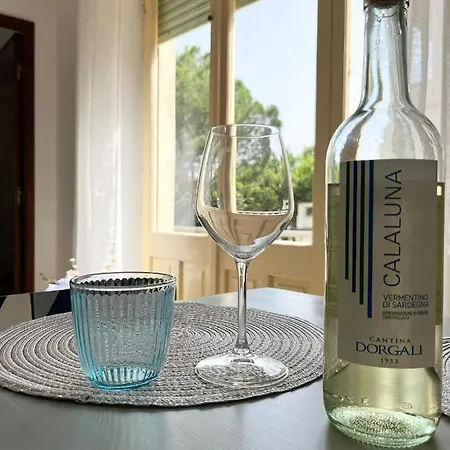 Wine Black Fronte Mare Iun R2882 Apartment Cala Gonone