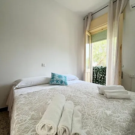 Apartment Wine Black Fronte Mare Iun R2882 *