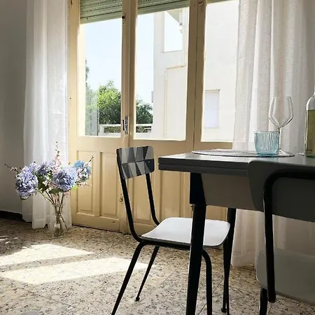 Apartment Wine Black Fronte Mare Iun R2882