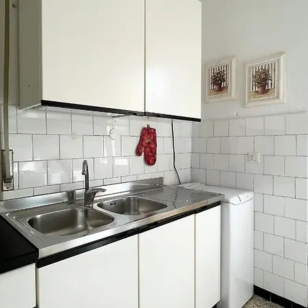 Wine Black Fronte Mare Iun R2882
