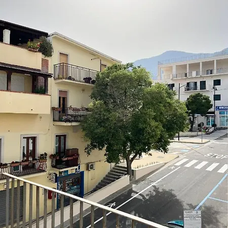 Wine Black Fronte Mare Iun R2882